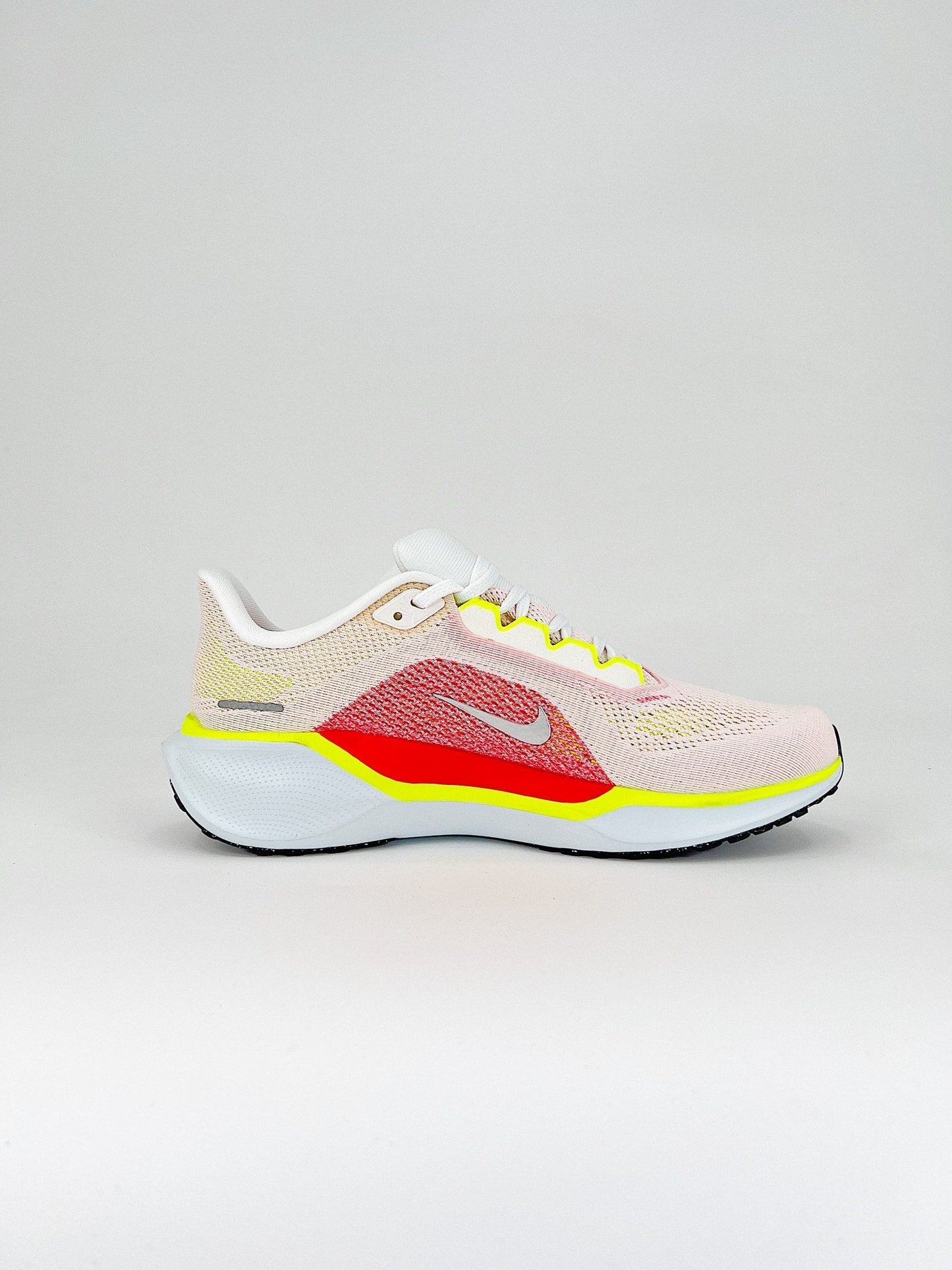 Tênis Wmns Air Zoom Pegasus 41 'Summit White Crimson' FD2723-100
