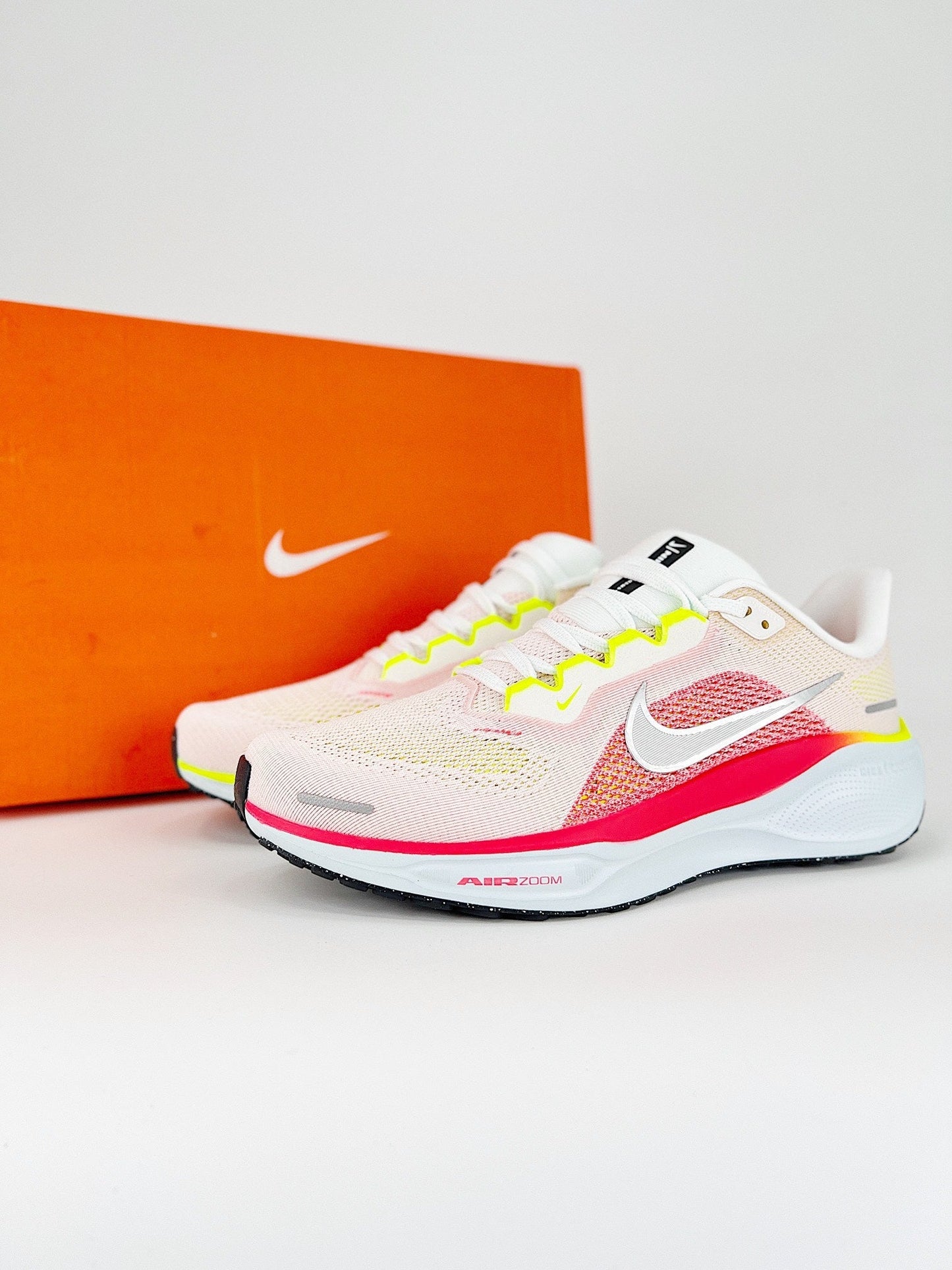 Tênis Wmns Air Zoom Pegasus 41 'Summit White Crimson' FD2723-100